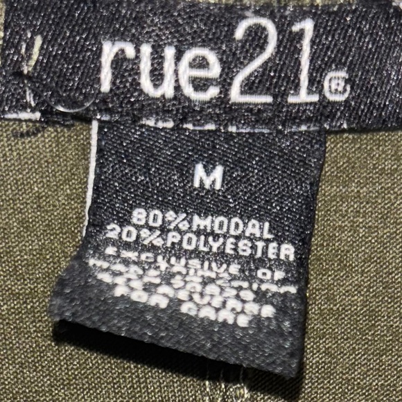 Vintage army green ladies crop top front pocket silky lightweight rue21 rare! - Picture 4 of 12